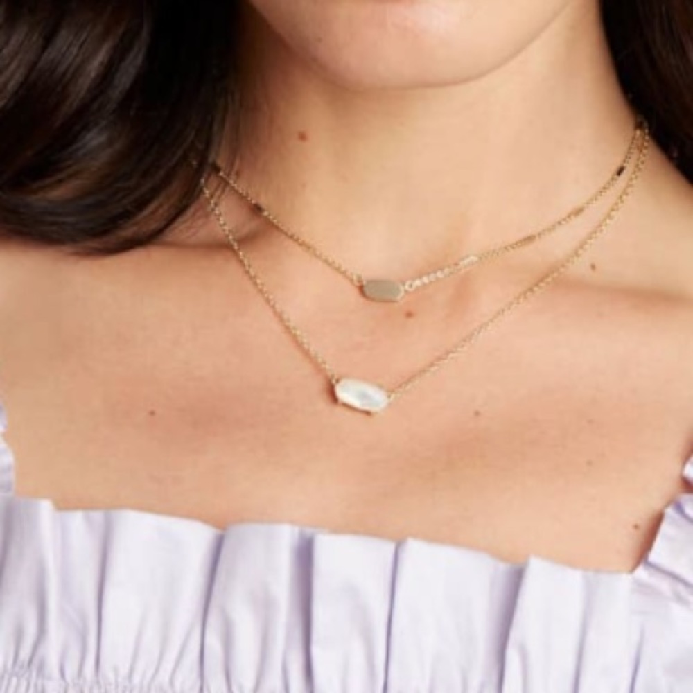 NEW KENDRA SCOTT NECKLACE IN ROSE GOLD TONE WITH PEARL WHITE SHADE STONE NWT